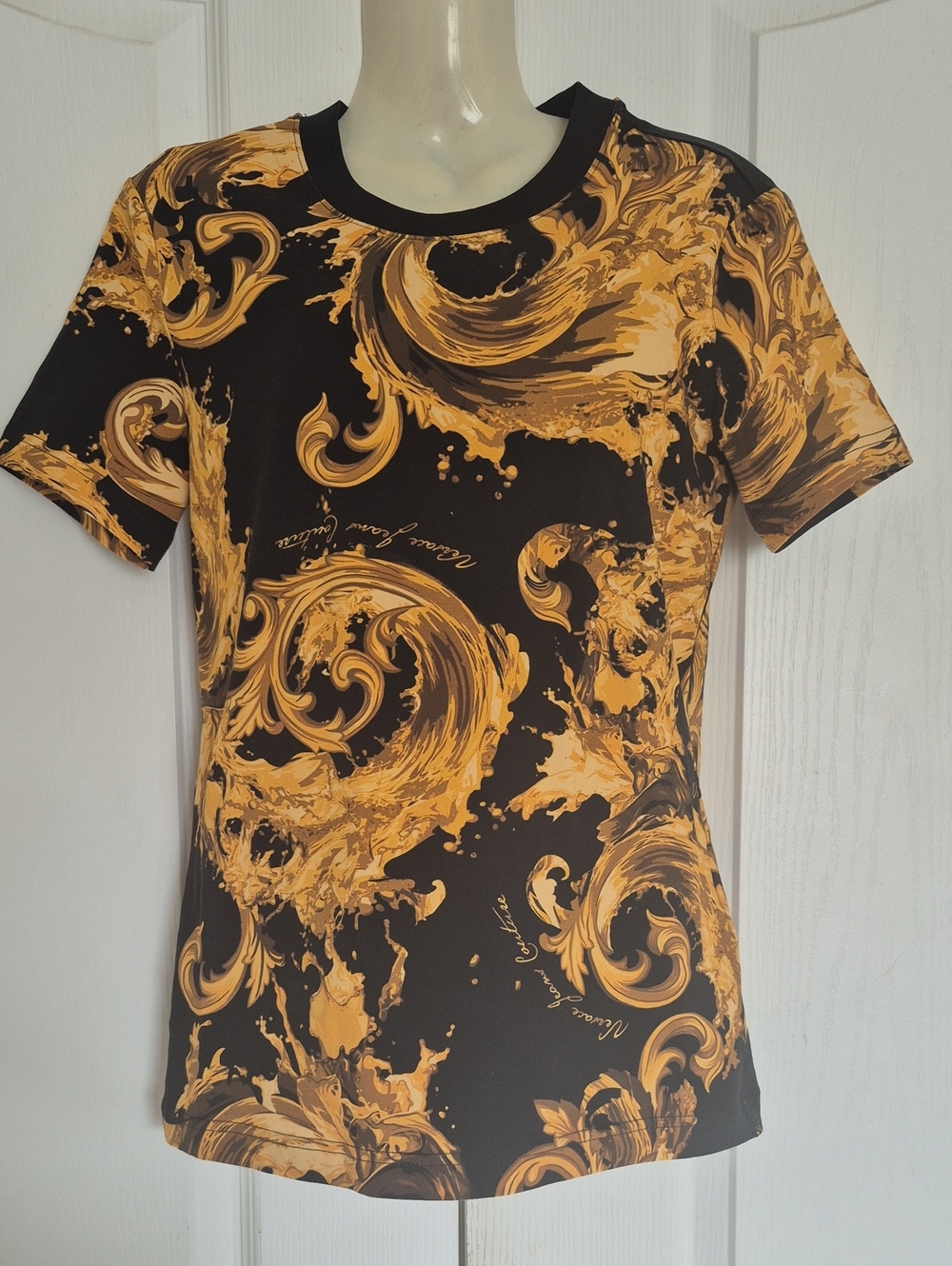 Women’s Black & Gold Swirl Print Short Sleeve Top